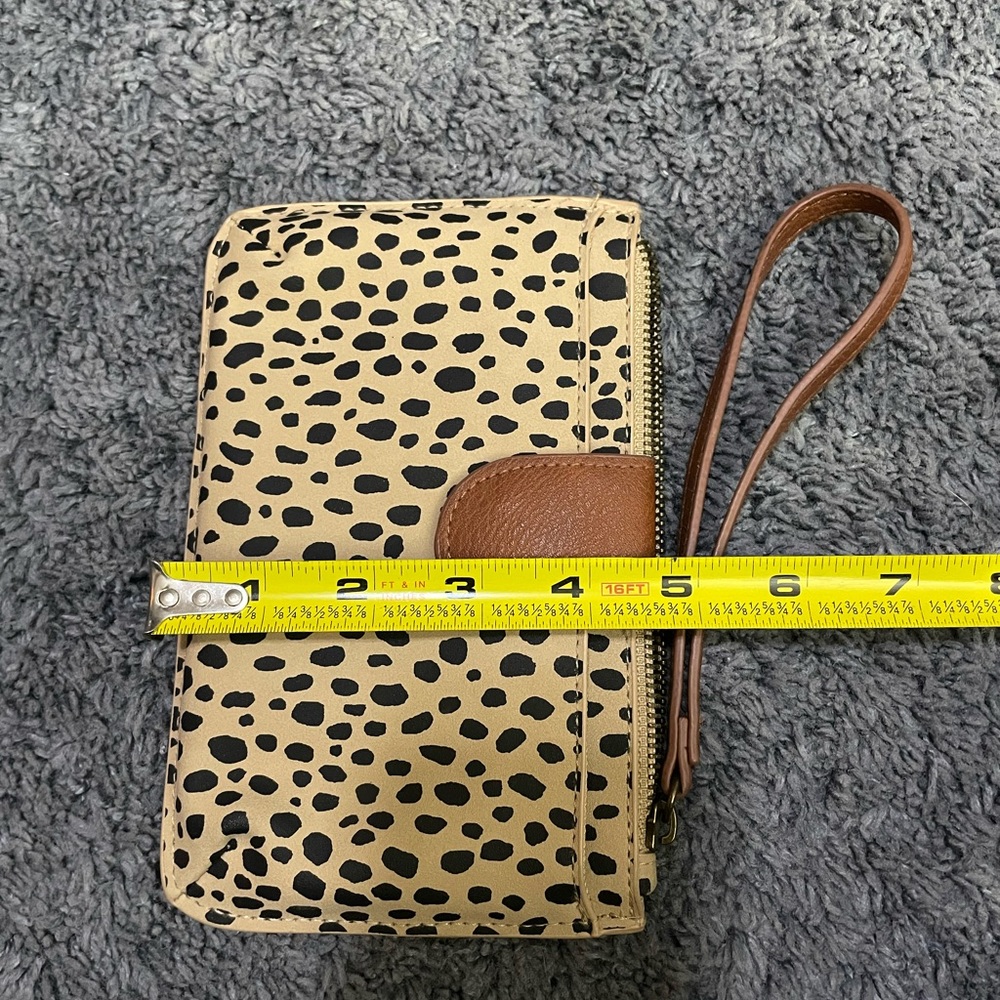 Nwot Universal Threads Dotted Wristlet - image 5